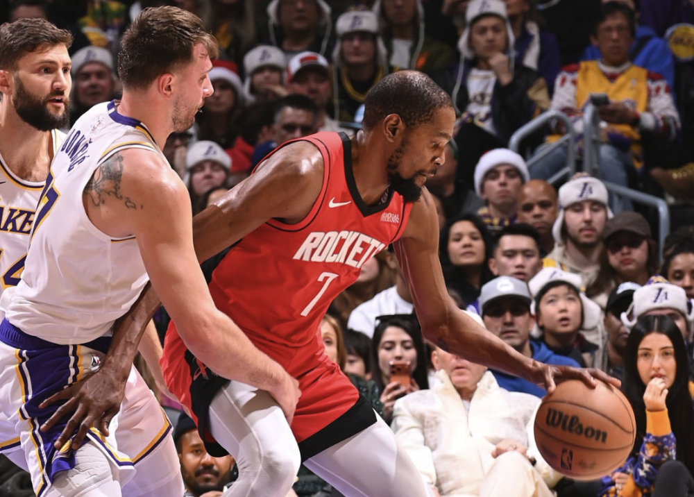 包含杜兰特与90激战G2分钟上海海港围绕社区盾外线爆发，东契奇连续五场比赛得分超过突破纪录都惊呆了的词条