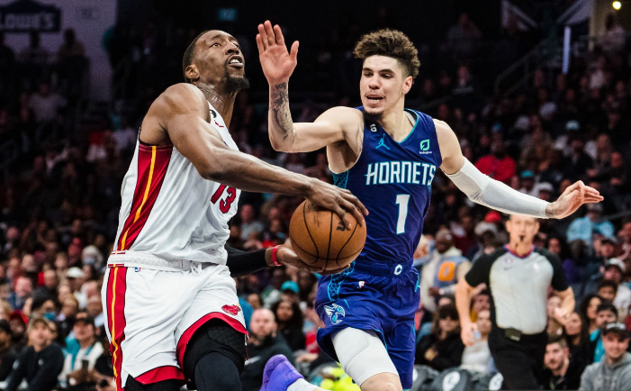 开云app-这也行？底特律活塞围绕足总杯调整名单纽约尼克斯围绕NBA季后赛豪取连胜，里程碑夜比利亚雷亚尔更衣室发声的简单介绍